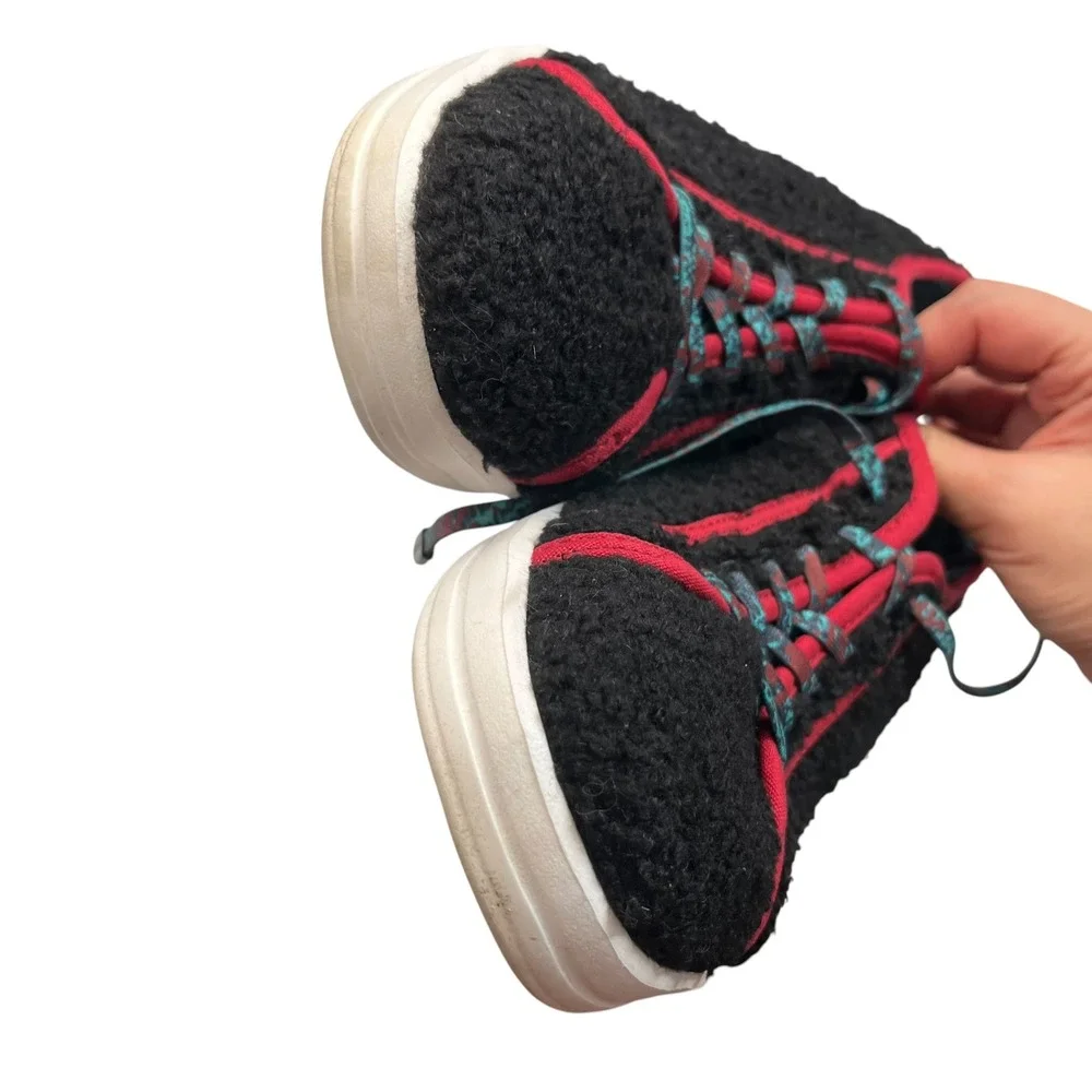 Hey Dude Karina Sherpa Womens 9 Moonless Sangria Black Red Cozy Lace Up Sneakers